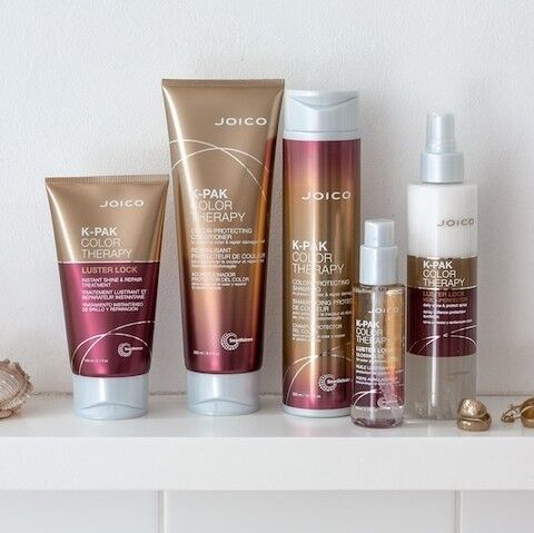 Skadat och färglöst hår - NO MORE! 🙌⁠
⁠
Bevara, reparera och stärk ditt hår med K-PAK Color Therapy. Produktserien förlänger färgens hållbarhet, glans och intensitet samtidigt som den har återuppbyggande egenskaper 💆‍♀️⁠
⁠
#tendenz_se #joicosweden #kpak #kpakcolortherapy