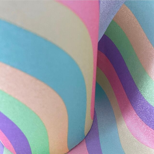 LIMITED EDITION🌈⁠
⁠
Sommarnyhet i limiterad upplaga från Framar! En perfekt folie för långa hår som minimerar avfall och har en struktur som får folien att sitter kvar i håret 💖⁠
⁠
#framar #framarfoils #tendenz_se